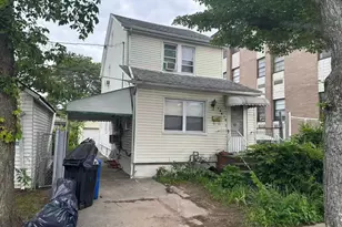 164-14 81st Ave, Fresh Meadows, NY 11432 - Photo 3