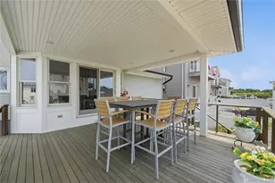 905 S 6th St, Lindenhurst, NY 11757 - Photo 35