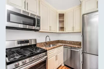 4705 Henry Hudson Parkway W #3C, Bronx, NY 10471 - Photo 5