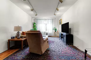 67-50 Thornton Pl, Forest Hills, NY 11375 - Photo 7
