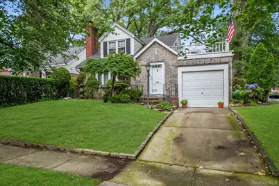 37 Maple Drive, New Hyde Park, NY 11040 - Photo 17