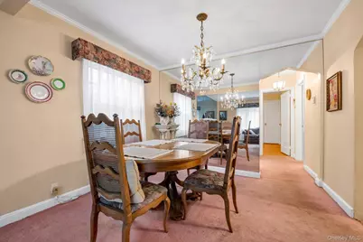 37 Maple Drive, New Hyde Park, NY 11040 - Photo 5