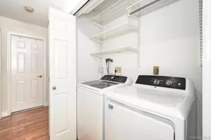 1103 Regent Dr, Mount Kisco, NY 10549 - Photo 23