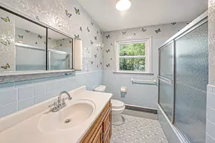 8 Dartmouth Rd, Shoreham, NY 11786 - Photo 9