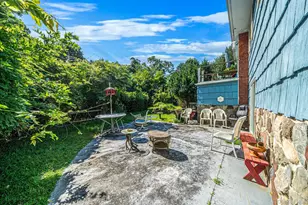 8 Dartmouth Rd, Shoreham, NY 11786 - Photo 3