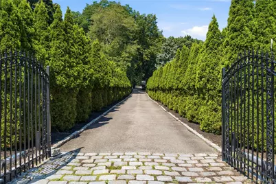 1007 W Shore Road, Mill Neck, NY 11765 - Photo 5