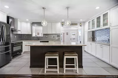 1005 Ferngate Drive, Franklin Square, NY 11010 - Photo 11