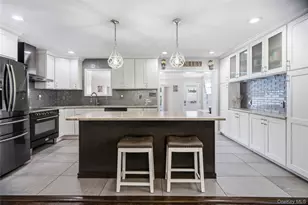 1005 Ferngate Dr, Franklin Square, NY 11010 - Photo 11