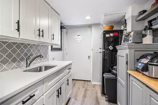 1005 Ferngate Dr, Franklin Square, NY 11010 - Photo 27