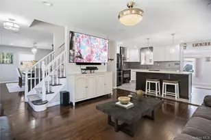 1005 Ferngate Dr, Franklin Square, NY 11010 - Photo 7