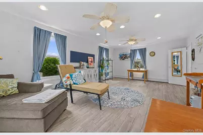 190 Beach 137th Street, Rockaway Park, NY 11694 - Photo 17
