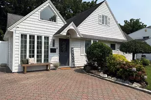 161 Friends Ln, Westbury, NY 11590 - Photo 3