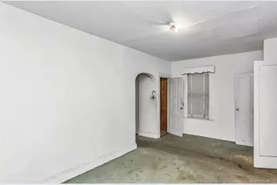 101 Emerson Avenue, Floral Park, NY 11001 - Photo 13