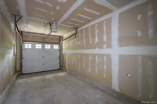 5000 Townhouse Dr, Coram, NY 11727 - Photo 15