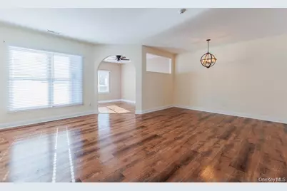 728 Birchwood Park Drive, Middle Island, NY 11953 - Photo 9