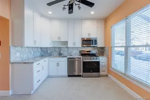 728 Birchwood Park Dr, Middle Island, NY 11953 - Photo 5