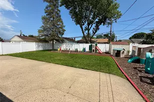 865 Prescott St, Valley Stream, NY 11580 - Photo 13
