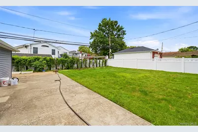105 Wadsworth Avenue, Levittown, NY 11756 - Photo 17