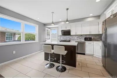 105 Wadsworth Avenue, Levittown, NY 11756 - Photo 3