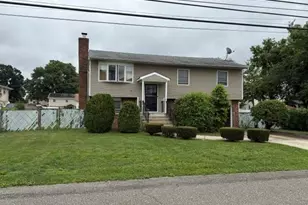 89 Lincoln Ave, Deer Park, NY 11729 - Photo 9