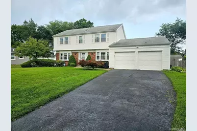 9 Maureen Lane, Stony Brook, NY 11790 - Photo 1