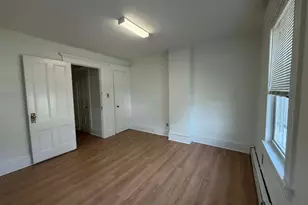 37 Riverside Dr, Suffern, NY 10901 - Photo 11