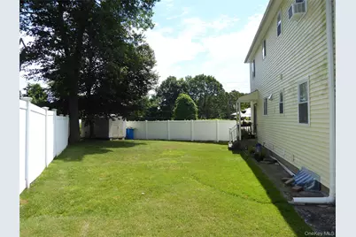 95 Valentine Avenue #2nd Fl, Glen Cove, NY 11542 - Photo 3