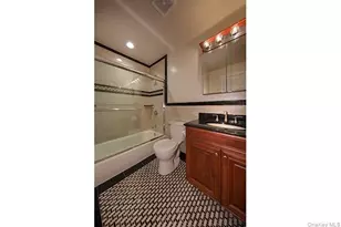 14 Nottingham Pl, Coram, NY 11727 - Photo 7