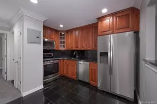 14 Nottingham Pl, Coram, NY 11727 - Photo 3
