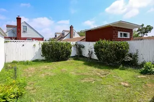 7 Catherine Ct, Elmont, NY 11003 - Photo 31