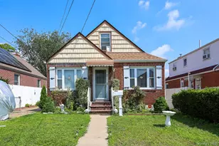 7 Catherine Ct, Elmont, NY 11003 - Photo 37