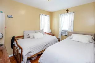 7 Catherine Ct, Elmont, NY 11003 - Photo 17