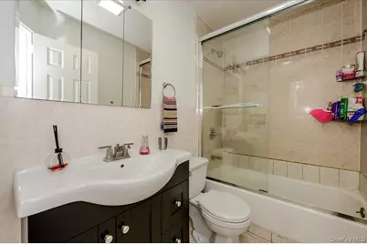 30 Cheshire Road, Inwood, NY 11096 - Photo 15