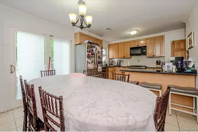 30 Cheshire Road, Inwood, NY 11096 - Photo 7