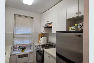 67-12 Yellowstone Boulevard #B15, Forest Hills, NY 11375 - Photo 9