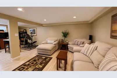 32 Taylor Drive, Farmingdale, NY 11735 - Photo 25