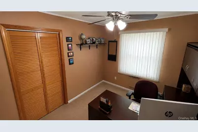 32 Taylor Drive, Farmingdale, NY 11735 - Photo 13