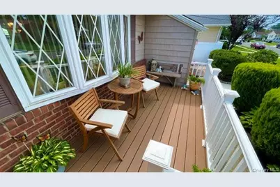 32 Taylor Drive, Farmingdale, NY 11735 - Photo 7