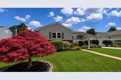 32 Taylor Drive, Farmingdale, NY 11735 - Photo 3