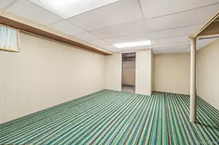 94-23 209th St, Queens Village, NY 11428 - Photo 19