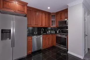 9 Ipswich Pl, Coram, NY 11727 - Photo 3