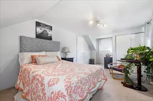 25 Rhode Island Ave, Massapequa, NY 11758 - Photo 23
