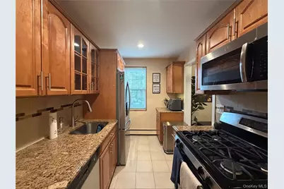 124 S Park Avenue #2V, Rockville Centre, NY 11570 - Photo 7
