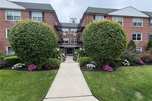 124 S Park Ave, Rockville Centre, NY 11570 - Photo 17