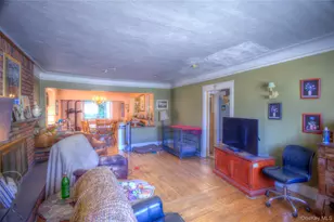 81 Notre Dame Ave, Hicksville, NY 11801 - Photo 19