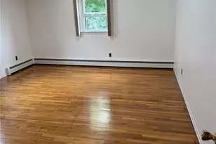 212 Orchard St, Westbury, NY 11590 - Photo 5