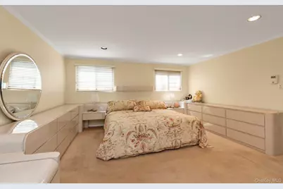 132 Norman Drive, East Meadow, NY 11554 - Photo 11