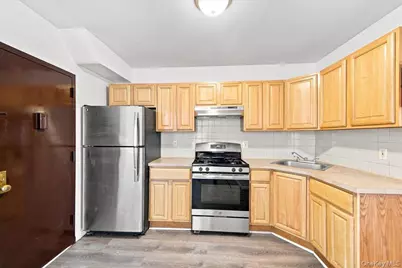 1022 E 219th Street, Bronx, NY 10469 - Photo 7