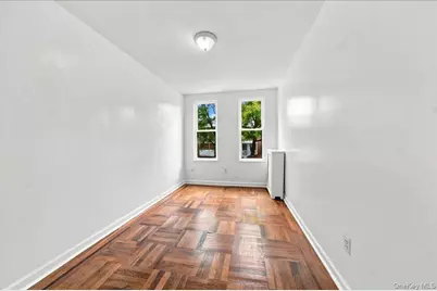 1022 E 219th Street, Bronx, NY 10469 - Photo 5