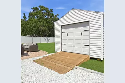 1363 Manatuck Boulevard, Bay Shore, NY 11706 - Photo 21